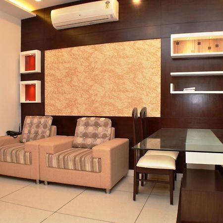 Luxury Inn New Delhi Bagian luar foto